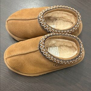 UGG Kids Chestnut Tan Suede Shearling Slip-On Slippers